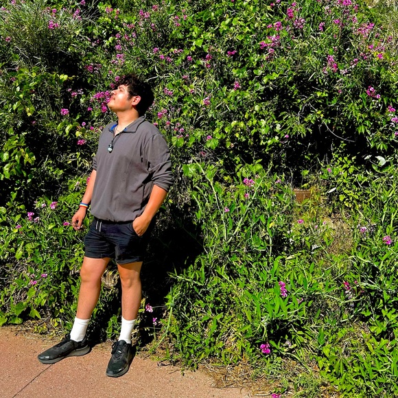 Meet your Posher, Antonio - Picture 3 of 3